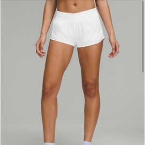Lululemon Hottie Hot shorts white normal rise size 6